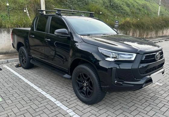 TOYOTA HILUX 2.8 D-4D TURBO DIESEL CD SRX 4X4 AUTOMÁTICO TOYOTA HILUX 2.8 D-4D TURBO DIESEL CD SRX 4X4 AUTOMÁTICO